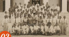 Presiden Sukarno dan Ibu Fatmawati berfoto bersama dengan Himpunan Mahasiswa Islam (HMI) di Istana, 3 September 1953.
